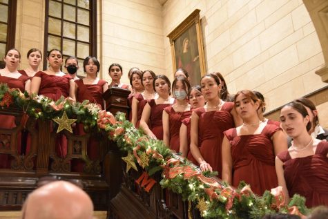 The Mayfield Womens Ensemble sang Christmas carols in the beautifully decorated Strub Hall. Photo by Mayfield Crier staff. 