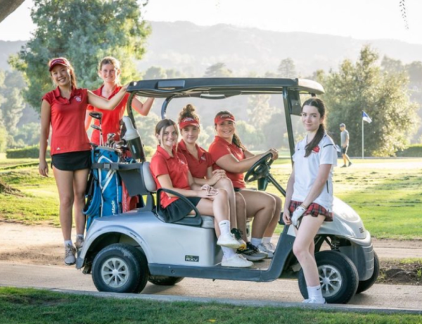 The Varsity golf team prepares for another game of their season. Photo Credits: Mayfield Crier
