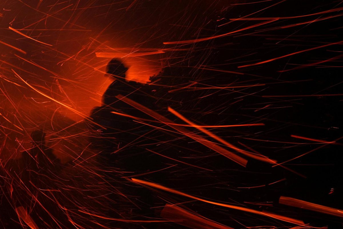 Firefighters work to extinguish the fire as the Eaton Fire burns in Pasadena, California, U.S. January 7, 2025. REUTERS/Mario Anzuoni     TPX IMAGES OF THE DAY           SEARCH "2025 STORIES BEST" FOR THIS STORY. SEARCH "REUTERS YEAR-END" FOR ALL 202X YEAR END GALLERIES.